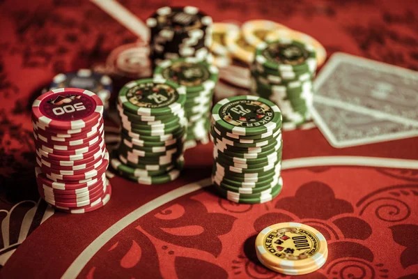 sipp77 Infinite Blackjack live dealer table showing multiple player hands on mobile